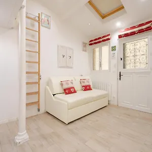 Appartamento Superb Tiny House In Heart Of 1st!, Parigi