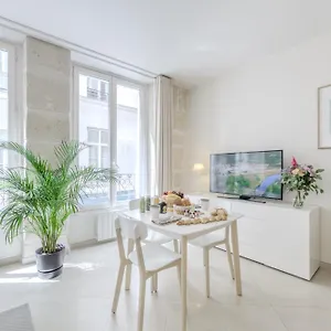 Daire Jardin Saint Honore, Paris